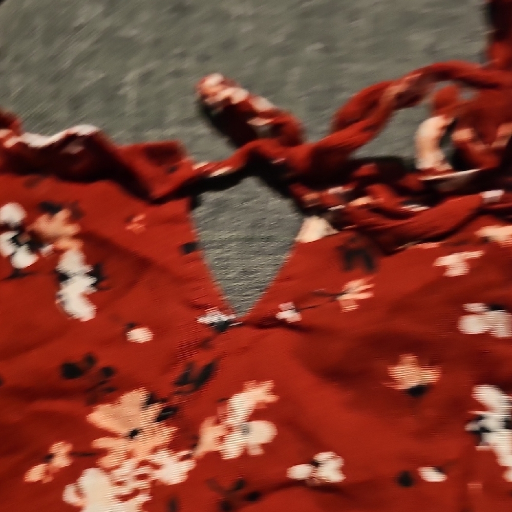 Abercrombie & Fitch Burgundy Floral Crop Top Summer Size Xsmall Ruffles - Picture 4 of 6